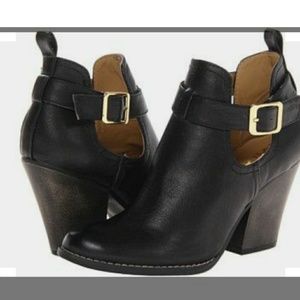 Black adjustable ankle bootie